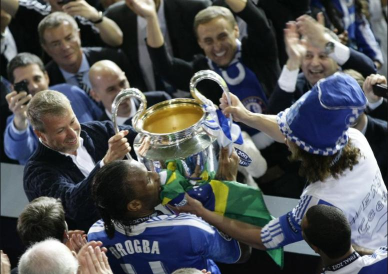  切尔西美国老板缩减投入，伯利政策引发球迷抗议  